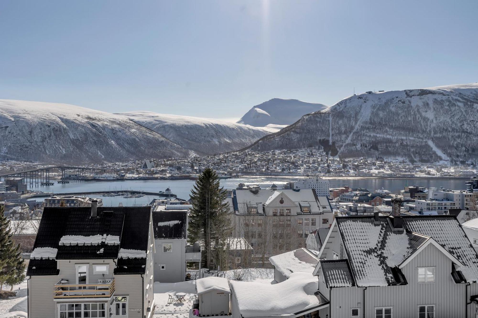 Cozy Central Loft Apartment With Amazing View Tromsø Extérieur photo